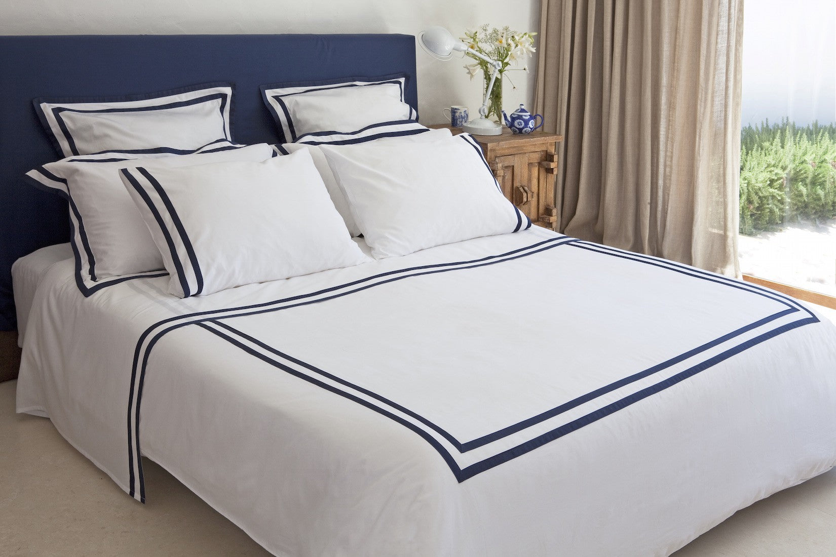 Formentera_280_Thread_Sateen_Navy_Fitted_Sheet_Double_Border