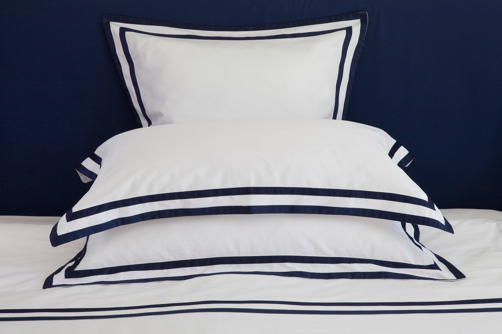 King Quilt Cover White & Navy Formentera