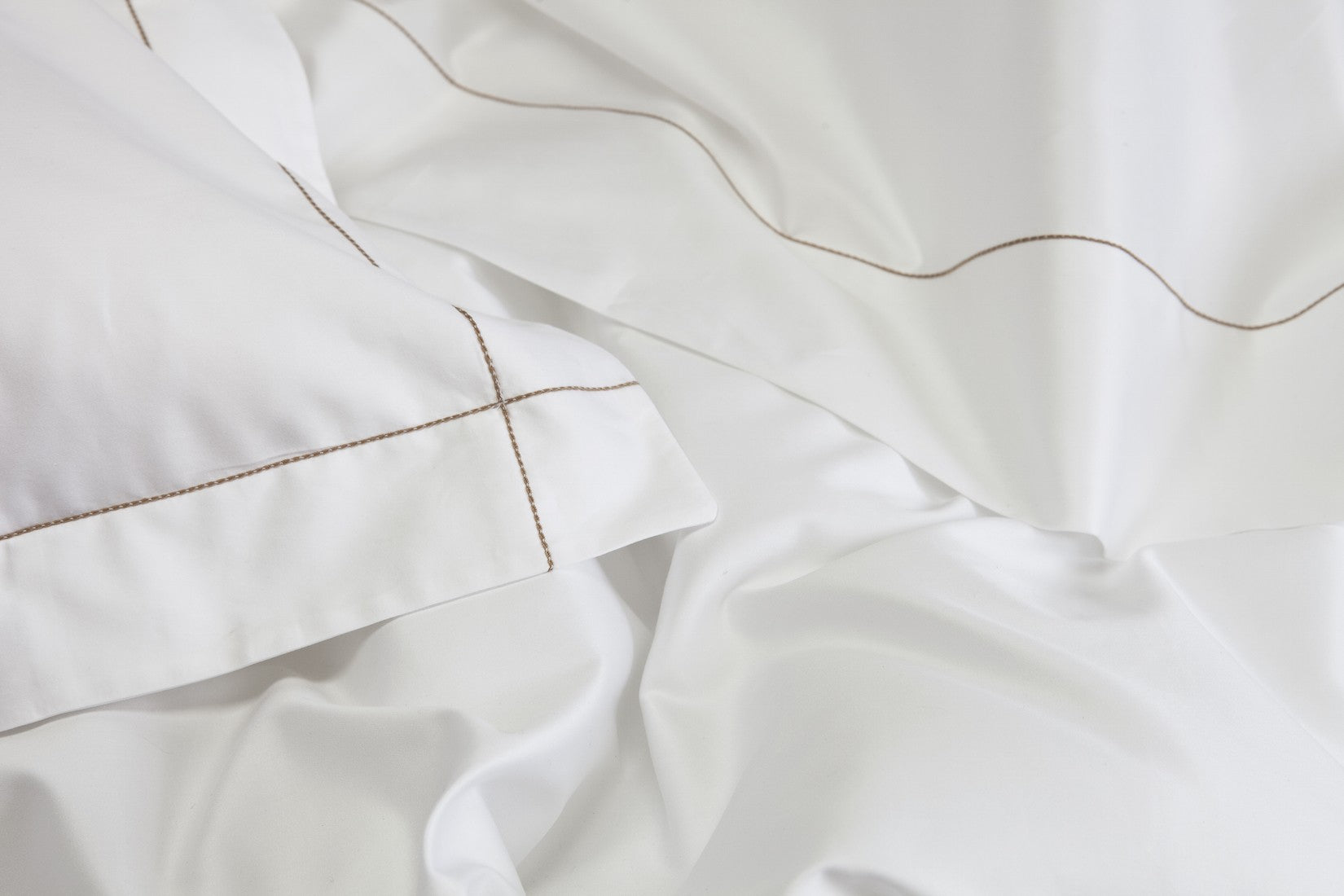 Tailored Standard Pillowcase White & Caramel Tremiti